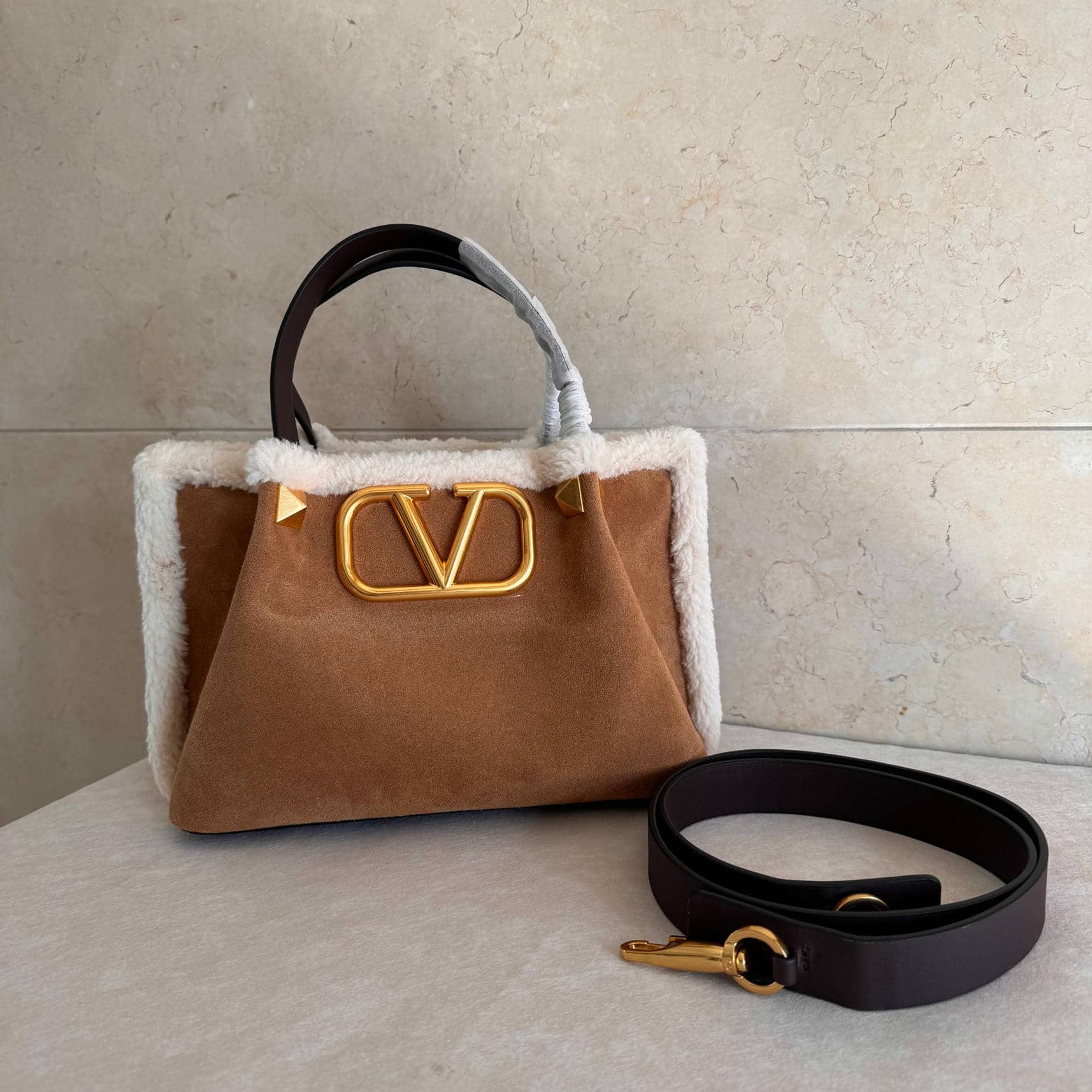 001-Tote2